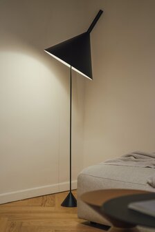 Funnel vloerlamp Vertigo Bird 